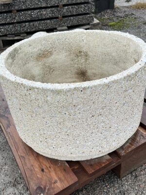 Betoonvaas 10.11 - kohe olemas